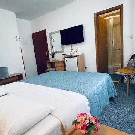 Apartmens And Rooms Madunic V Split Extérieur photo