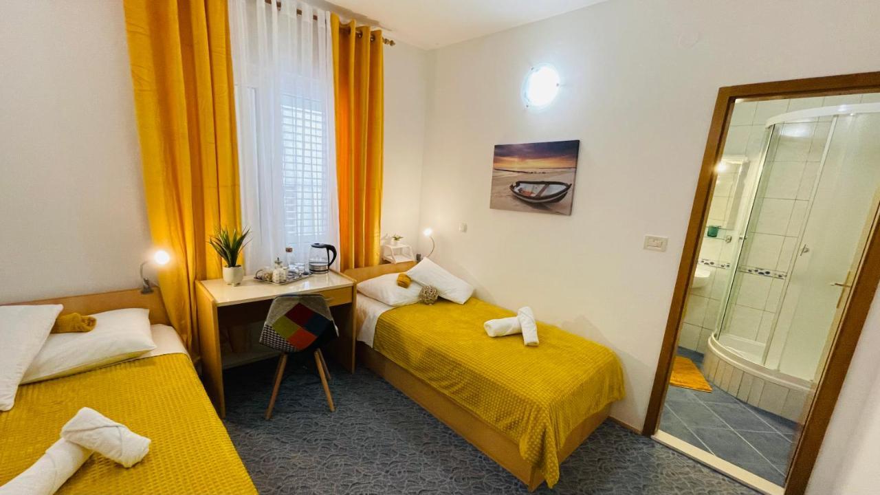Apartmens And Rooms Madunic V Split Extérieur photo