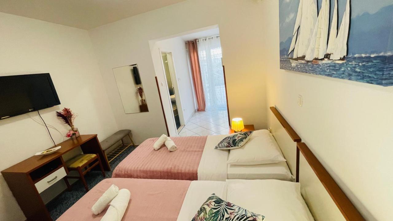 Apartmens And Rooms Madunic V Split Extérieur photo